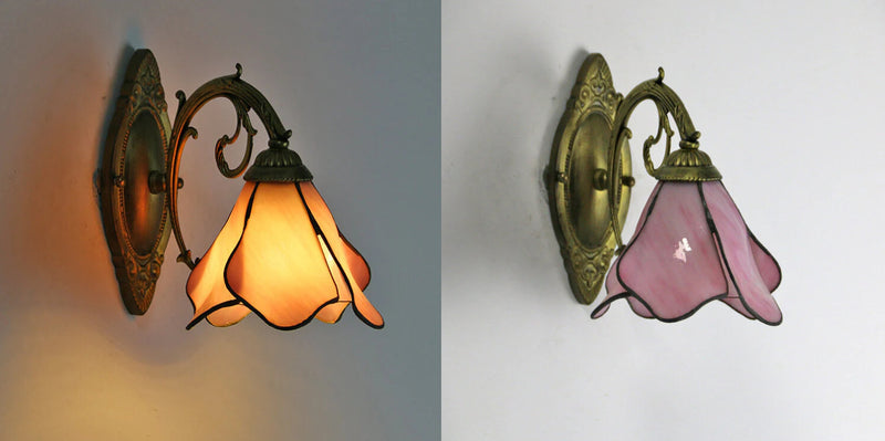 Vintage Tiffany Petals Stained Glass 1-Light Wall Sconce Lamp