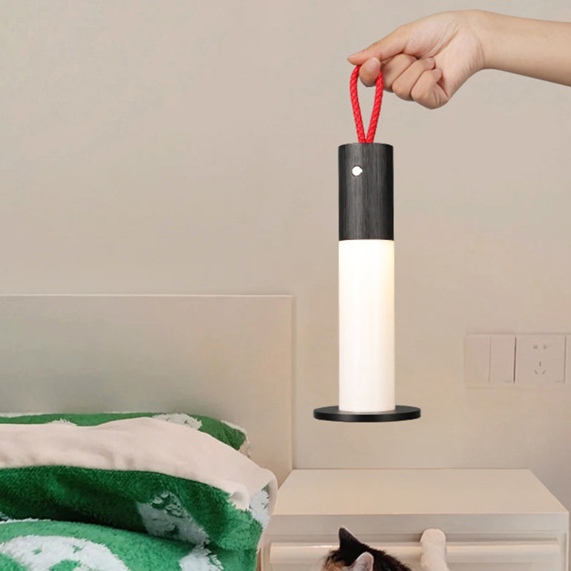 Moderne minimalistische tragbare Trageschnur Zylinder Aluminium Acryl LED Tischlampe für Schlafzimmer 