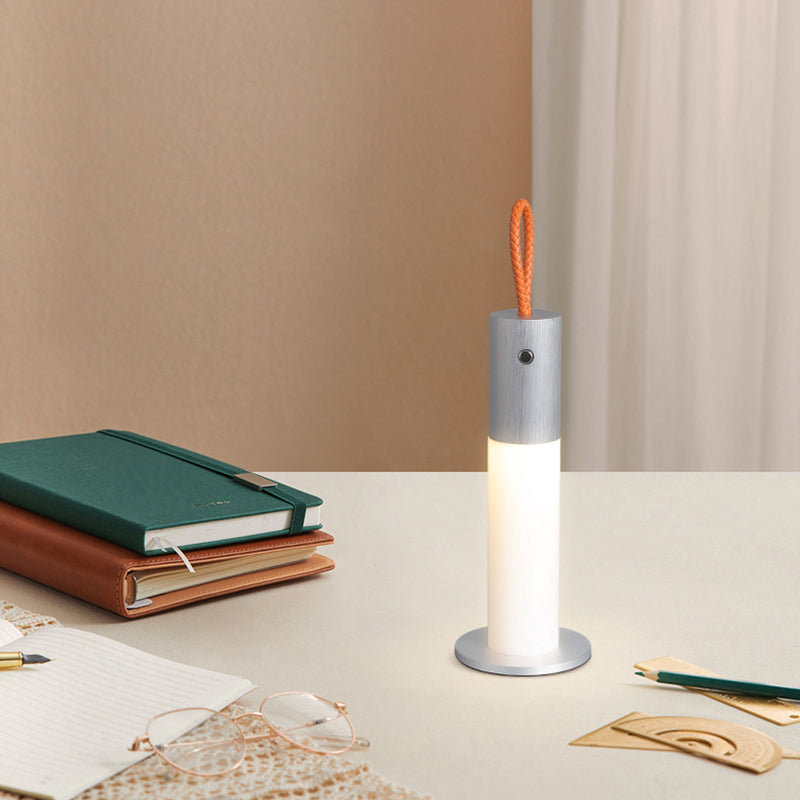 Moderne minimalistische tragbare Trageschnur Zylinder Aluminium Acryl LED Tischlampe für Schlafzimmer 