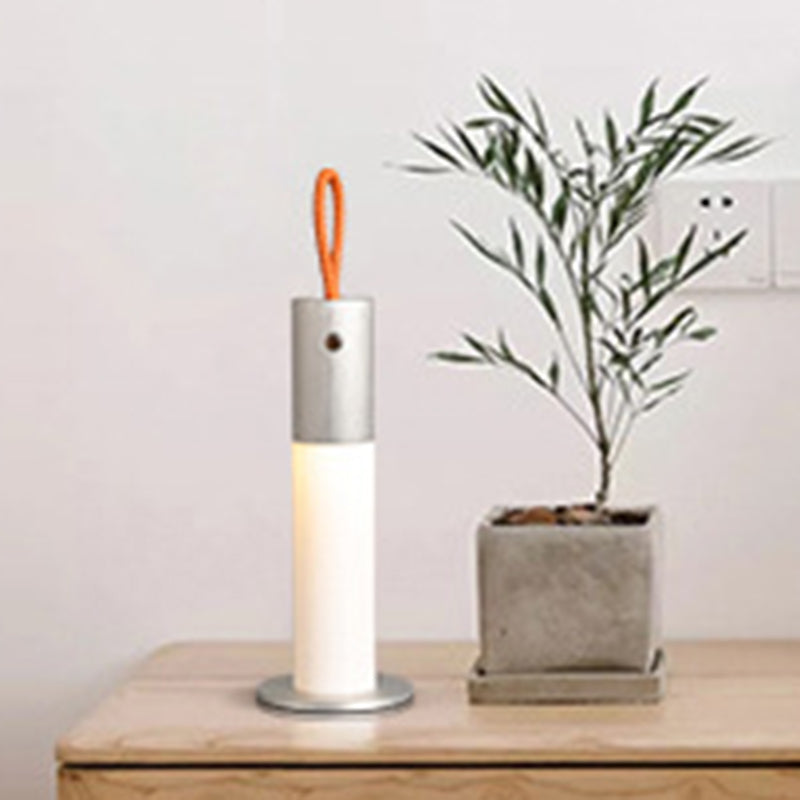 Moderne minimalistische tragbare Trageschnur Zylinder Aluminium Acryl LED Tischlampe für Schlafzimmer 