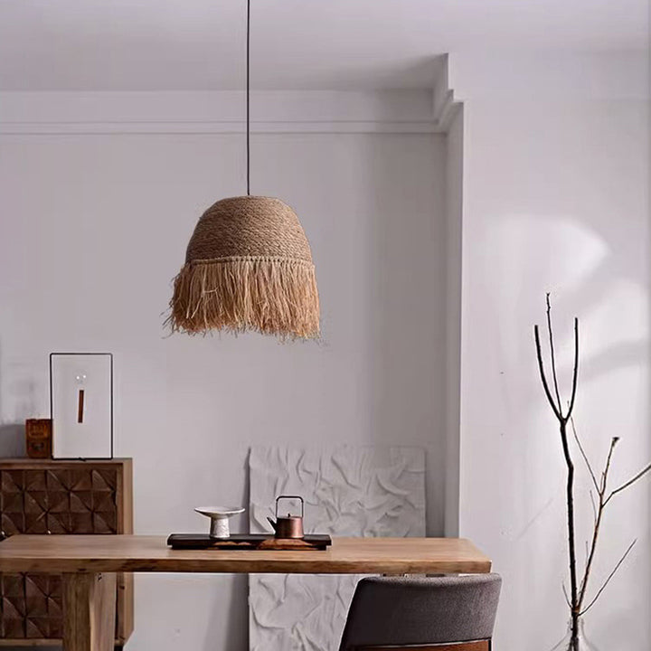 Suspension en rotin rustique traditionnelle en forme de dôme rond avec une lumière pour le salon 