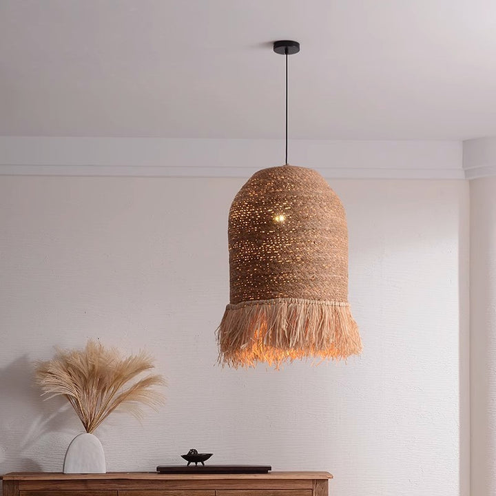Suspension en rotin rustique traditionnelle en forme de dôme rond avec une lumière pour le salon 