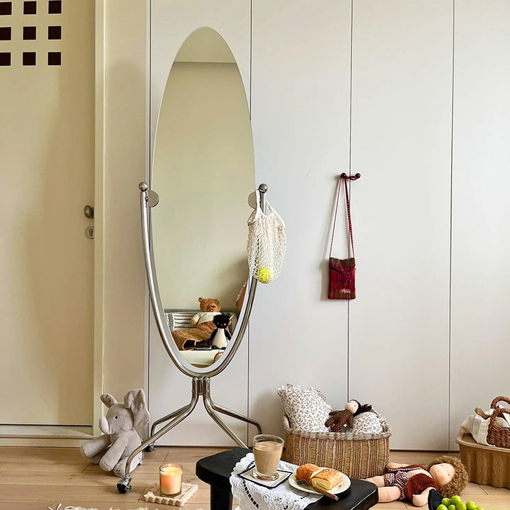 Moderner minimalistischer ovaler beweglicher Ganzkörperspiegel aus Edelstahl und Glas für Wohnzimmer und Schlafzimmer 