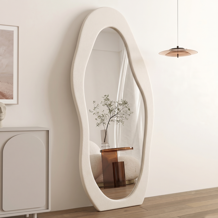 Moderner minimalistischer Ganzkörperspiegel mit gewelltem Design aus MDF, Samt und Glas für Schlafzimmer &amp; Wohnzimmer 