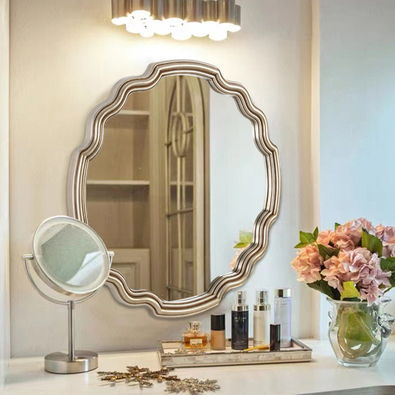 Traditioneller runder Wandspiegel aus Polyurethan und Glas in Wellenform im europäischen Stil für Wohnzimmer, Badezimmer und Schlafzimmer 