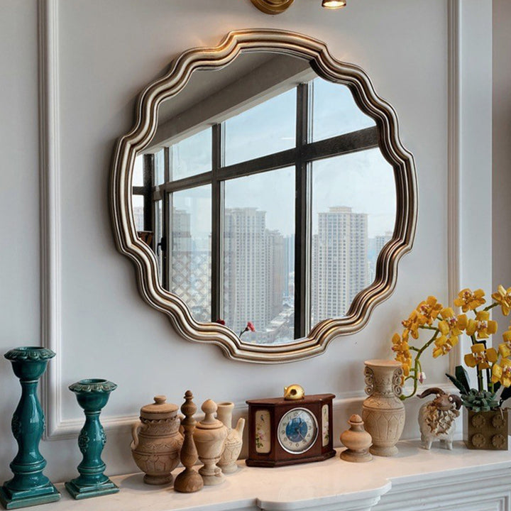Traditioneller runder Wandspiegel aus Polyurethan und Glas in Wellenform im europäischen Stil für Wohnzimmer, Badezimmer und Schlafzimmer 