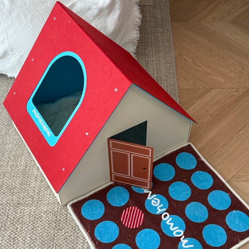 Modernes kreatives rechteckiges Katzenbett in Hausform aus Karton, Filz, Wellpapier und Fleecepad fürs Schlafzimmer 