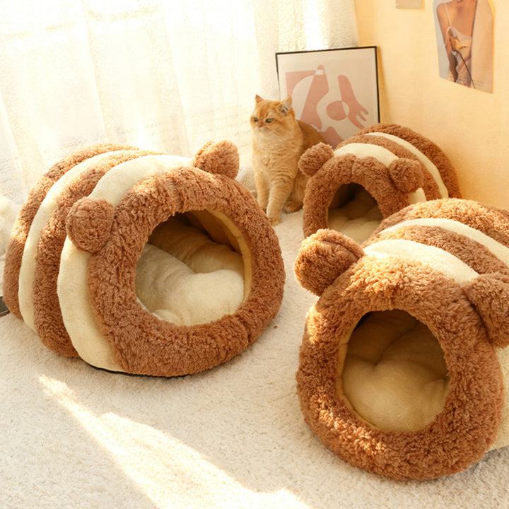 Contemporary Creative Alpaca Wool Arctic Fleece Bear-Shaped Cat Bed For Living Room &amp; Bedroom