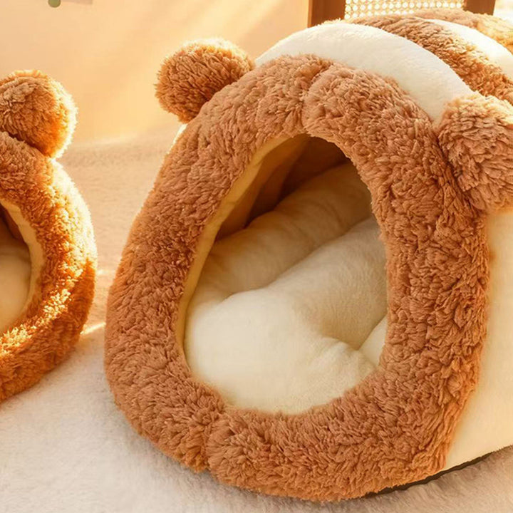 Contemporary Creative Alpaca Wool Arctic Fleece Bear-Shaped Cat Bed For Living Room &amp; Bedroom