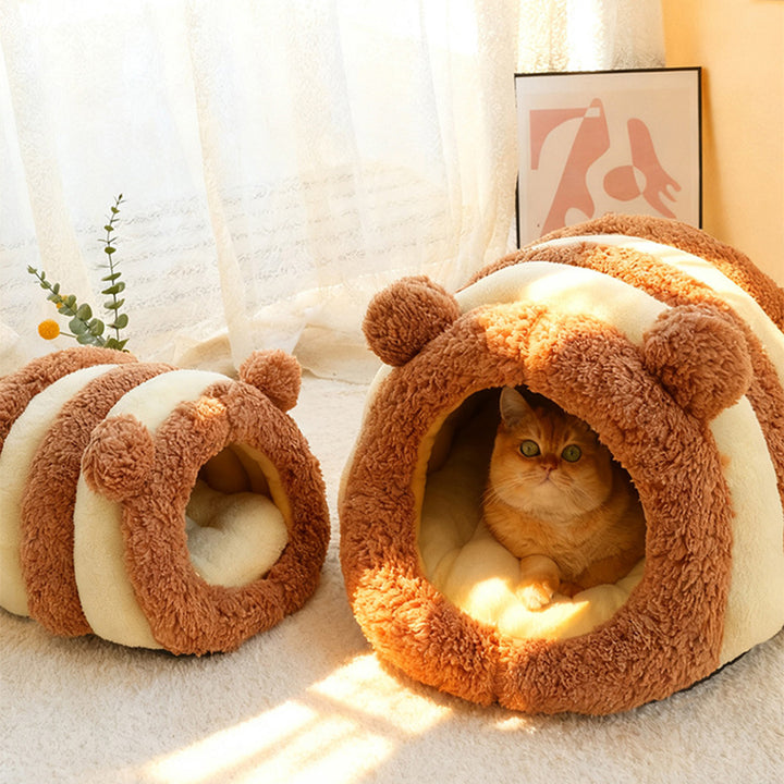 Contemporary Creative Alpaca Wool Arctic Fleece Bear-Shaped Cat Bed For Living Room &amp; Bedroom