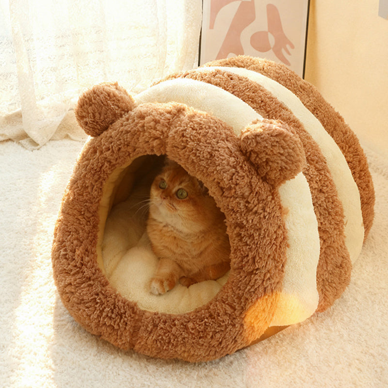 Contemporary Creative Alpaca Wool Arctic Fleece Bear-Shaped Cat Bed For Living Room &amp; Bedroom