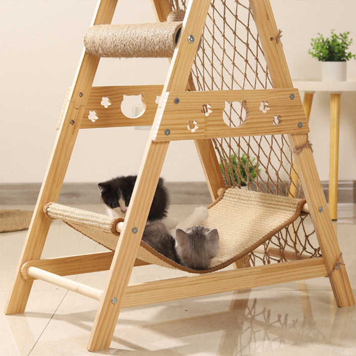 Moderner minimalistischer Katzenbaum &amp; Katzenwohnungen aus MDF, Baumwoll-Leinen und Jute in Dreiecksform mit 1 Hängematte und 2 Kratzpfosten für das Wohnzimmer 