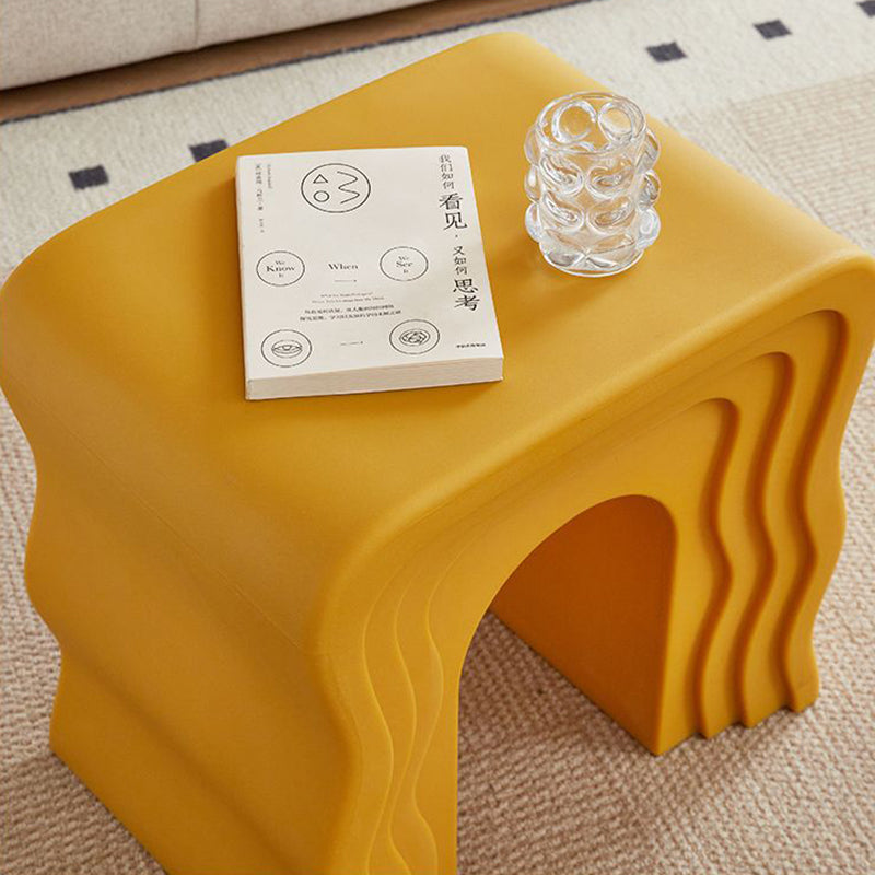 Contemporary Nordic PE Wavy Trapezoid Side Table 1-Tier For Living Room