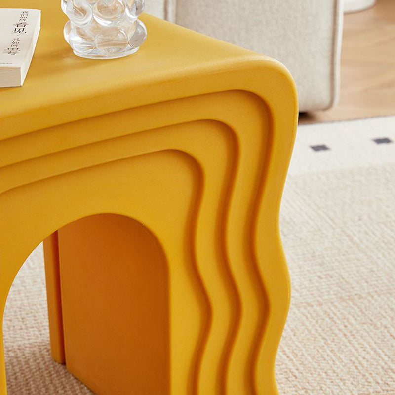 Contemporary Nordic PE Wavy Trapezoid Side Table 1-Tier For Living Room