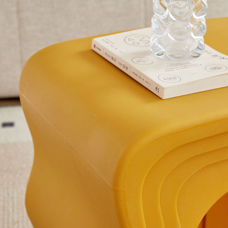 Contemporary Nordic PE Wavy Trapezoid Side Table 1-Tier For Living Room