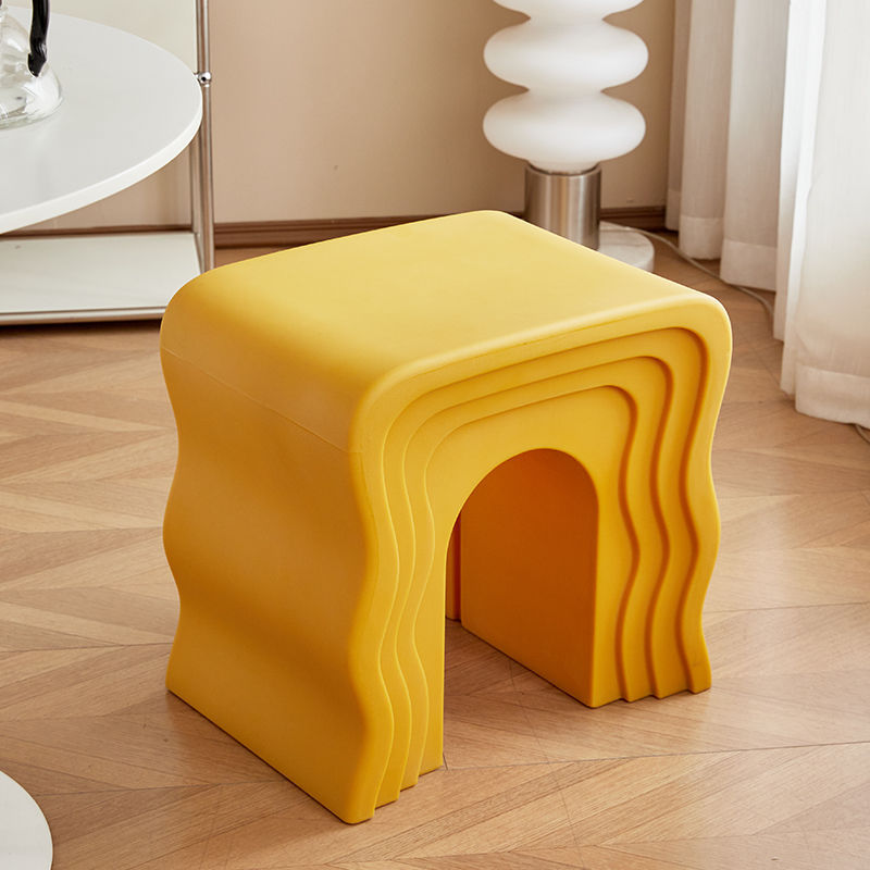 Contemporary Nordic PE Wavy Trapezoid Side Table 1-Tier For Living Room