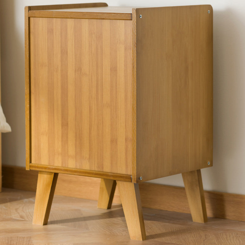 Traditioneller japanischer rechteckiger Nachttisch aus mitteldichter Faserplatte mit Bambus, 1-Schrank für das Schlafzimmer 