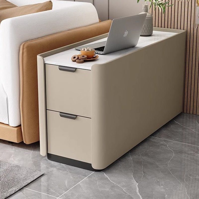 Moderner minimalistischer rechteckiger mehrschichtiger Sperrholz-Steinplatten-Mikrofaserleder-Beistelltisch mit 2 Schubladen für das Wohnzimmer 