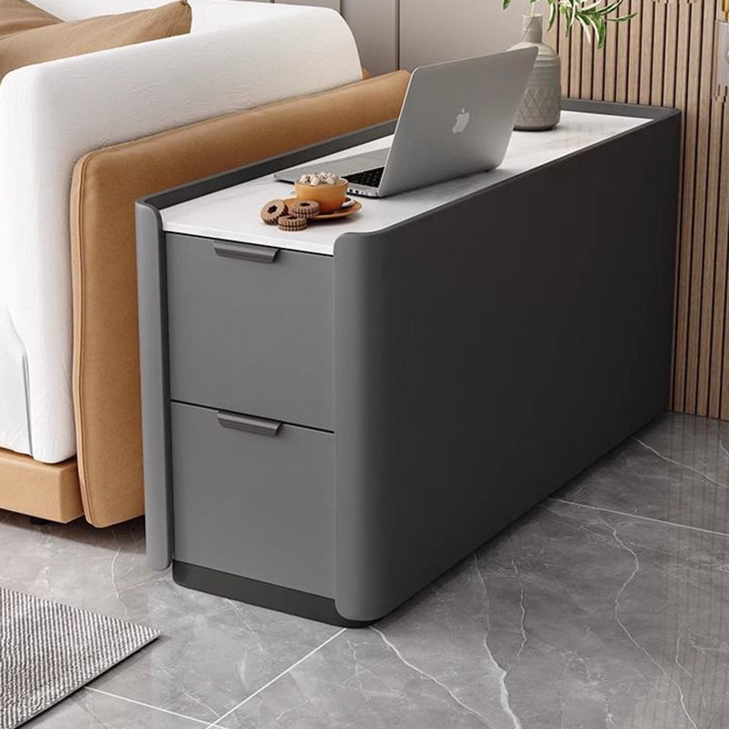 Moderner minimalistischer rechteckiger mehrschichtiger Sperrholz-Steinplatten-Mikrofaserleder-Beistelltisch mit 2 Schubladen für das Wohnzimmer 