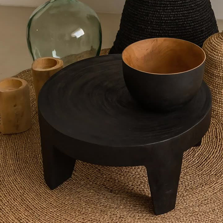 Table basse ronde traditionnelle rustique en bois massif - table sculpturale basse fabriquée à la main pour le salon 
