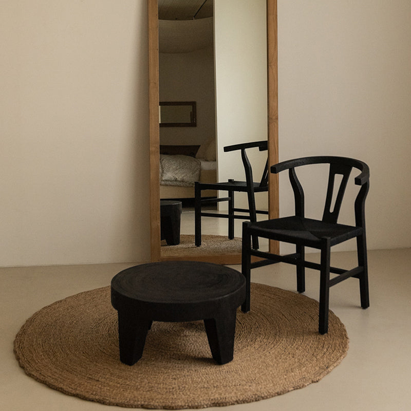 Table basse ronde traditionnelle rustique en bois massif - table sculpturale basse fabriquée à la main pour le salon 
