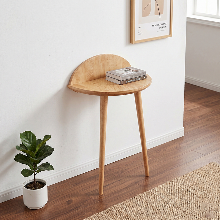 Moderner skandinavischer Beistelltisch aus Gummibaumholz in bogenförmigem, zylindrischem Design mit hohen Beinen, 1 Ablage, für das Wohnzimmer 