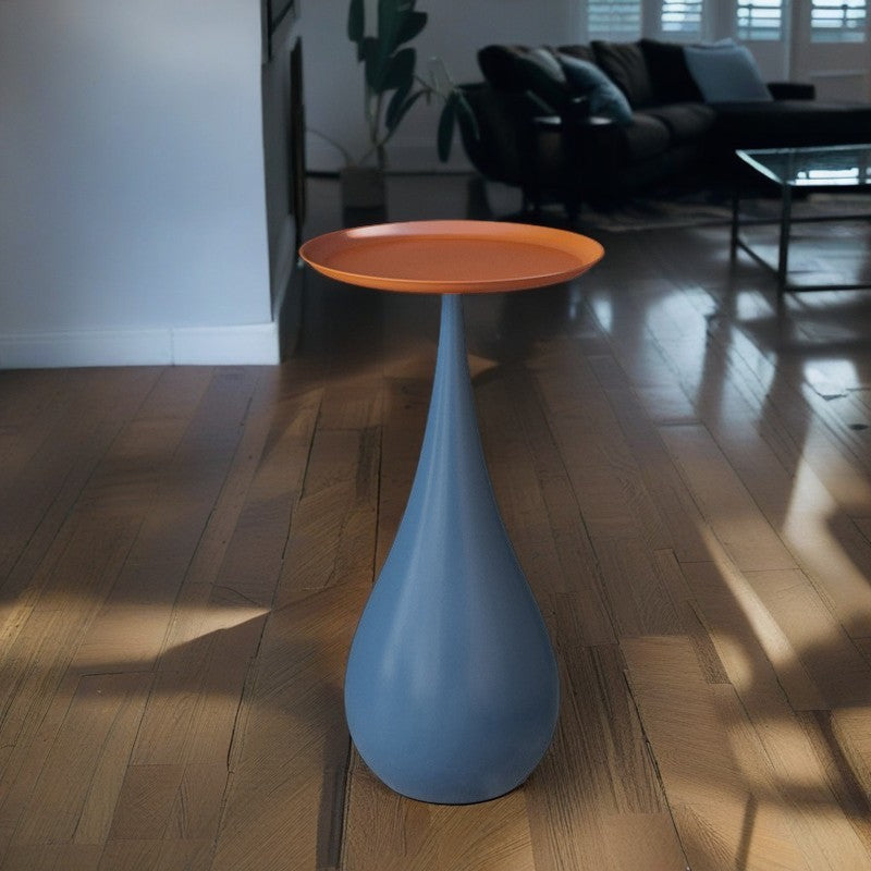 Moderner luxuriöser runder Beistelltisch aus Kohlenstoffstahl mit Wassertropfenfuß, eleganter Beistelltisch für das Wohnzimmer 