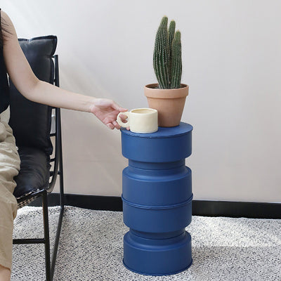 Table d'appoint cylindrique en métal nordique contemporain pour le salon 
