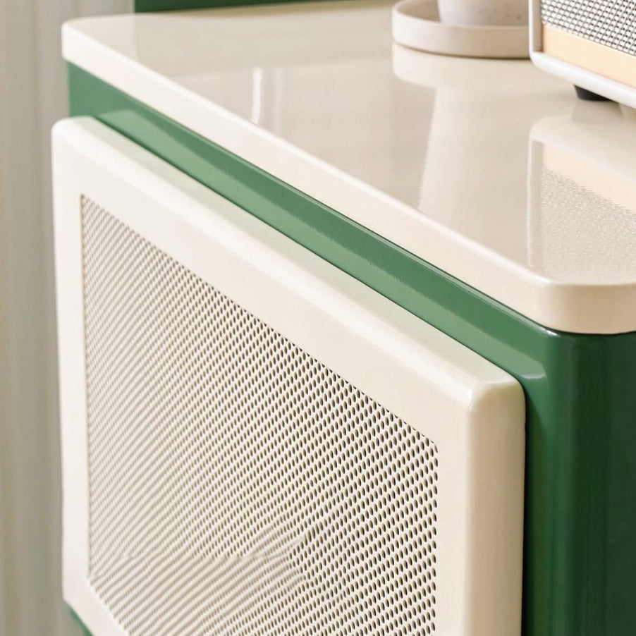 Mesita de noche moderna de mediados de siglo cuadrada de chapa de acero laminado en frío galvanizado perforado con 1 gabinete para dormitorio 