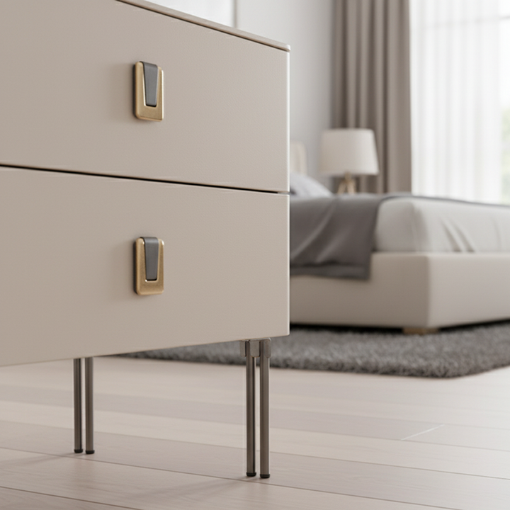Zeitgenössischer skandinavischer quadratischer cremeweißer 2-Schubladen-Nachttisch - Nachttisch mit Steinplatte für das Schlafzimmer 