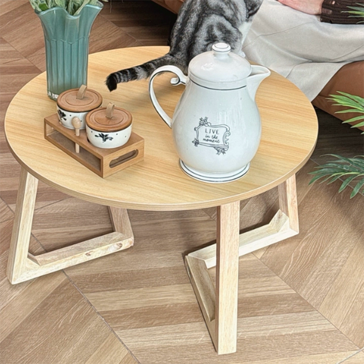 Zeitgenössischer skandinavischer runder Couchtisch aus mitteldichter Faserplatte und massivem Kiefernholz für das Wohnzimmer 