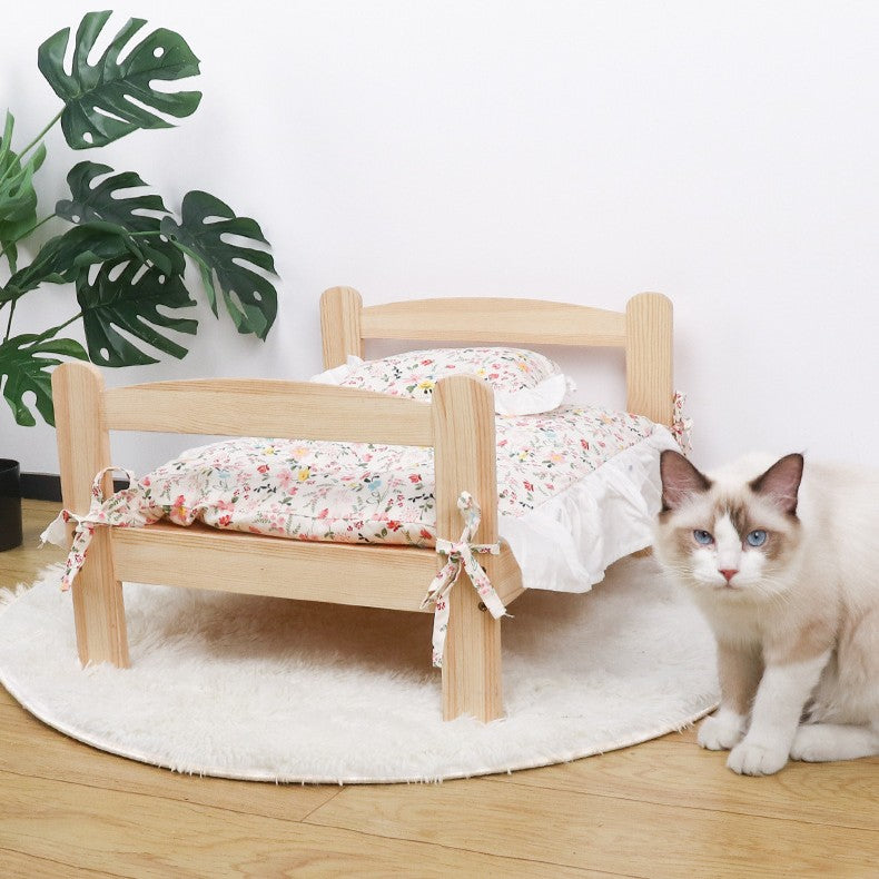 Modernes skandinavisches rechteckiges Katzenbett aus Kiefernholz mit bedrucktem Stoff für das Schlafzimmer 