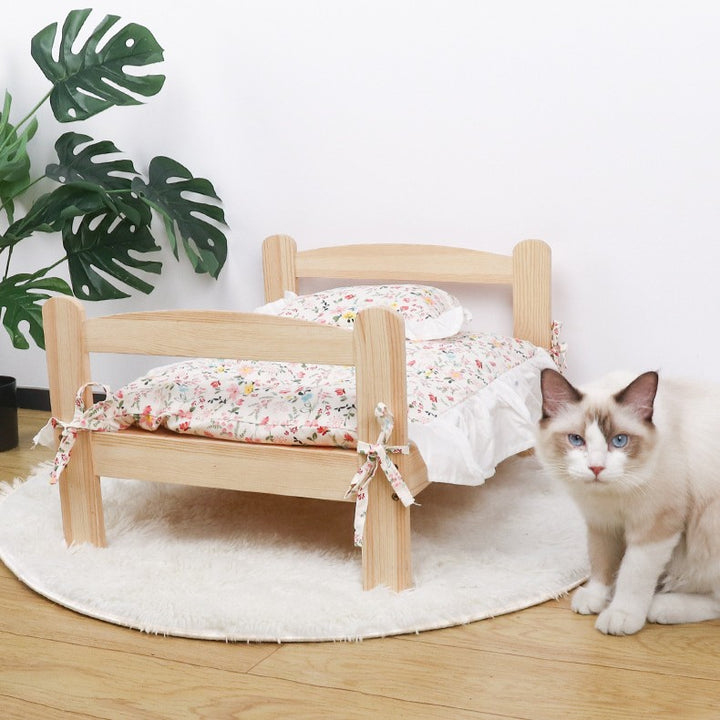 Modernes skandinavisches rechteckiges Katzenbett aus Kiefernholz mit bedrucktem Stoff für das Schlafzimmer 
