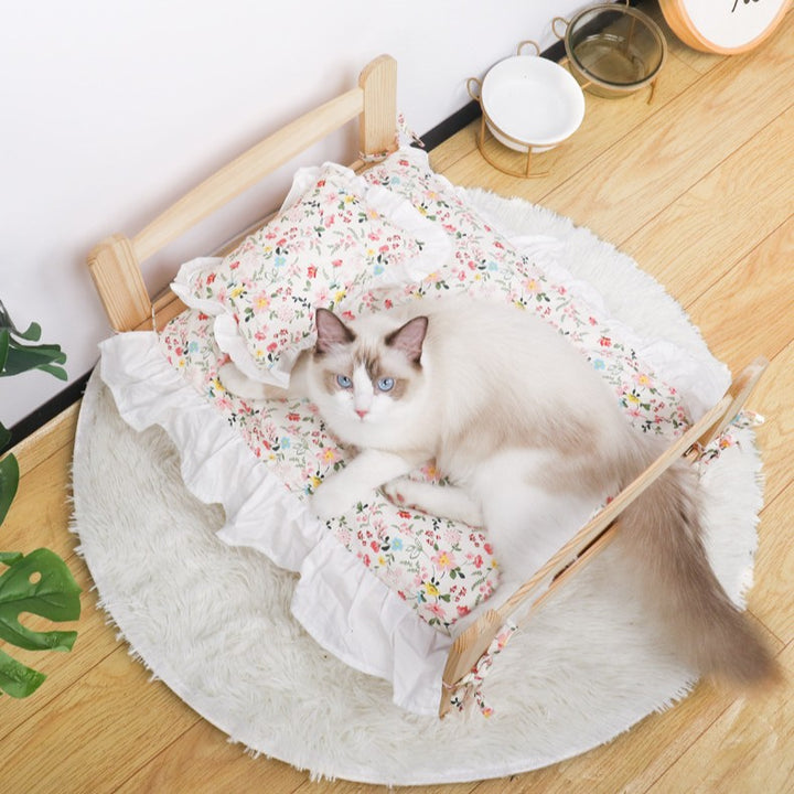 Modernes skandinavisches rechteckiges Katzenbett aus Kiefernholz mit bedrucktem Stoff für das Schlafzimmer 