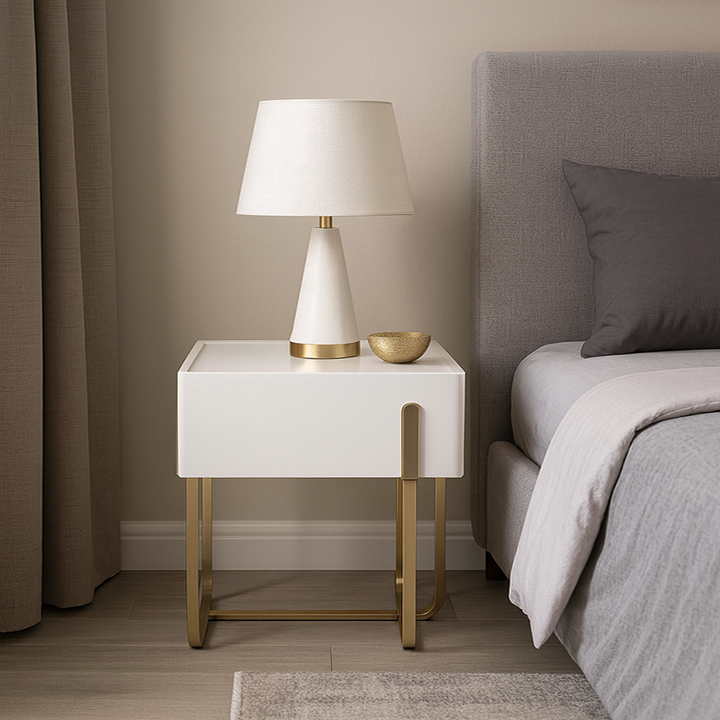 Table de chevet moderne de luxe mat beige : design flottant en acier inoxydable revêtu de titane, avec un seul tiroir, pour chambre à coucher 