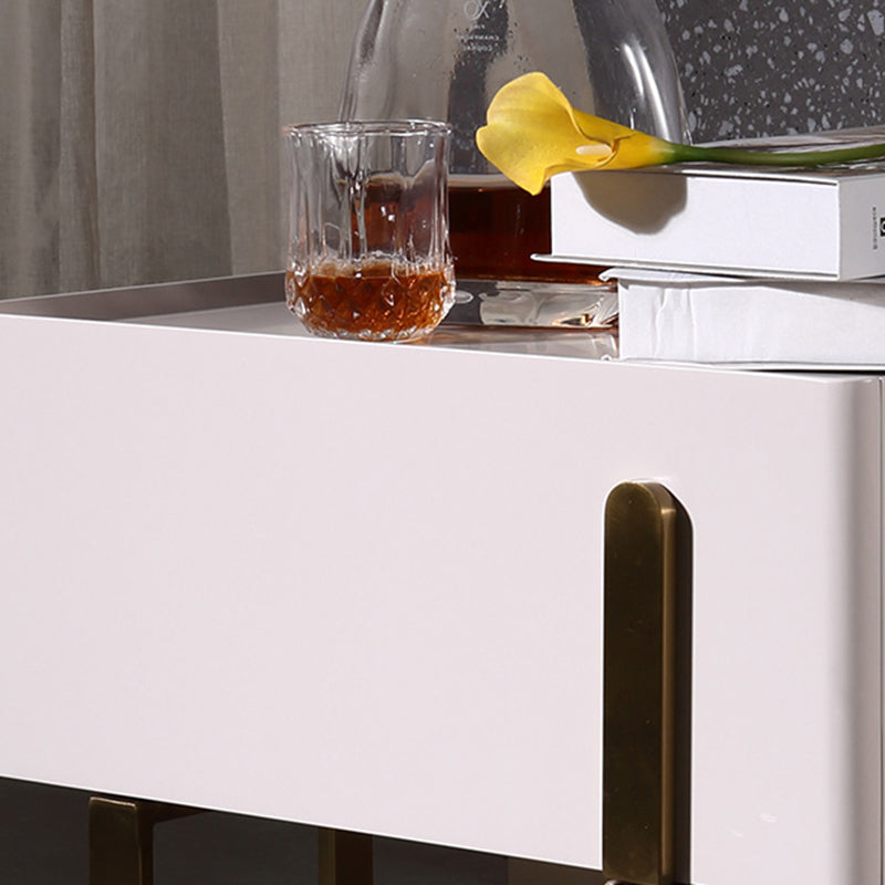 Table de chevet moderne de luxe mat beige : design flottant en acier inoxydable revêtu de titane, avec un seul tiroir, pour chambre à coucher 