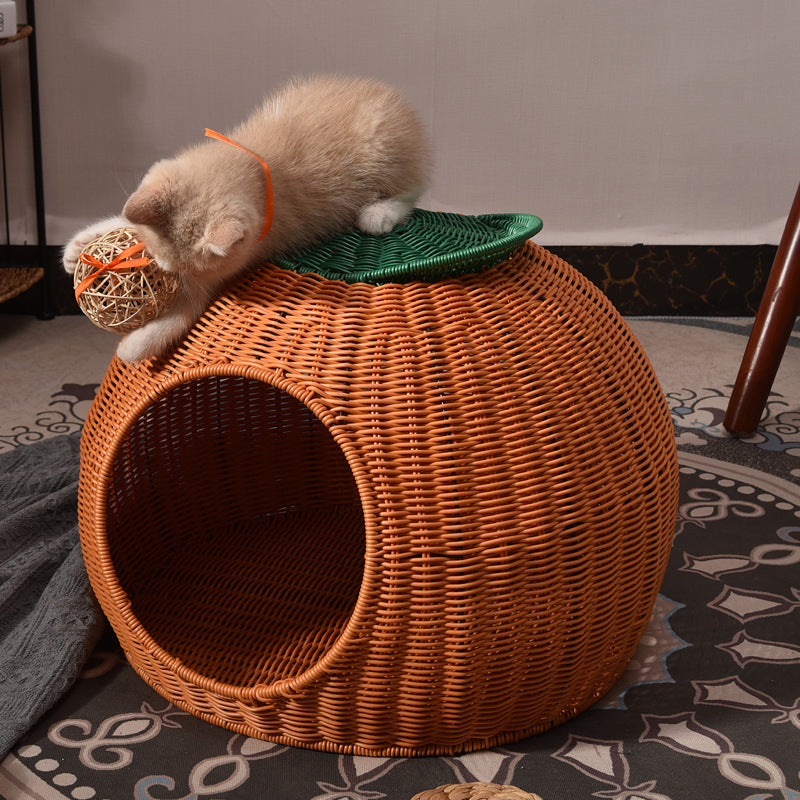Lit pour chat tissé à la main en faux rotin en PP/PE, tissu velours, forme ronde orange, style contemporain et créatif, pour chambre et salon 