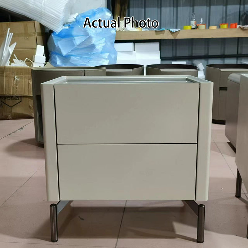 Table de chevet beige minimaliste moderne : plateau en verre trempé noir - table de chevet à deux tiroirs pour la chambre 