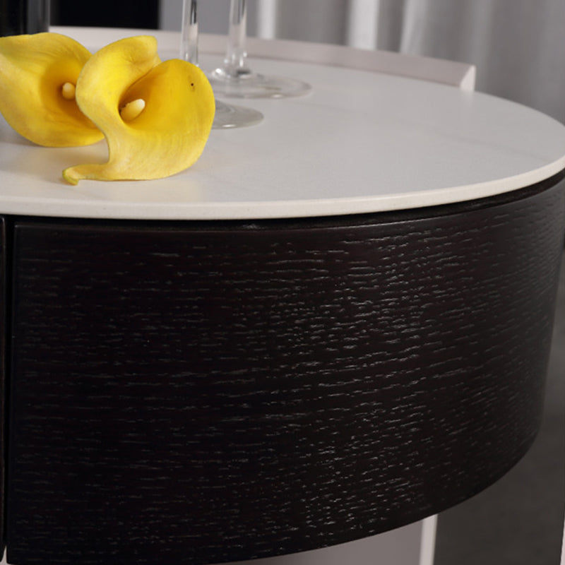 Table de chevet moderne de luxe ronde plaquée – texture bois massif : rangement à un tiroir – table de nuit incurvée esthétique pour chambre à coucher 