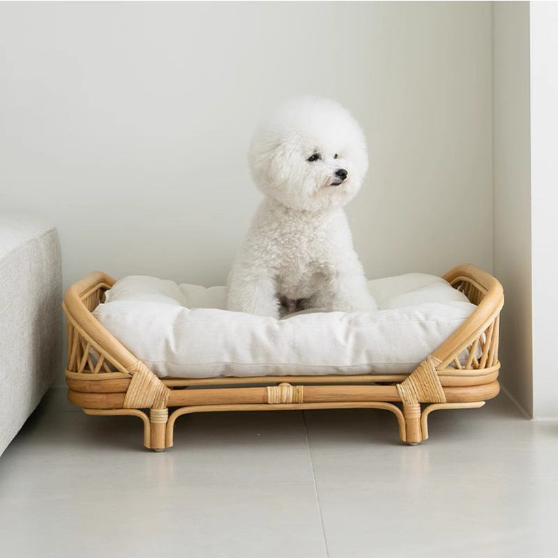 Lit rectangulaire traditionnel de ferme en rotin indonésien tissé à la main avec tissu pour chat, pour chambre à coucher 