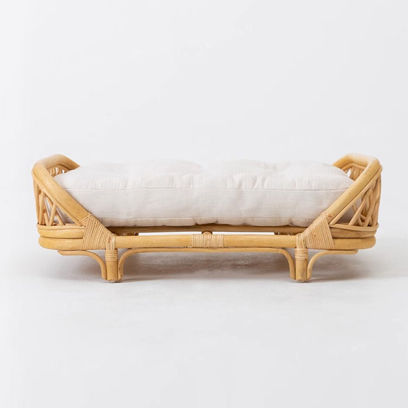 Lit rectangulaire traditionnel de ferme en rotin indonésien tissé à la main avec tissu pour chat, pour chambre à coucher 