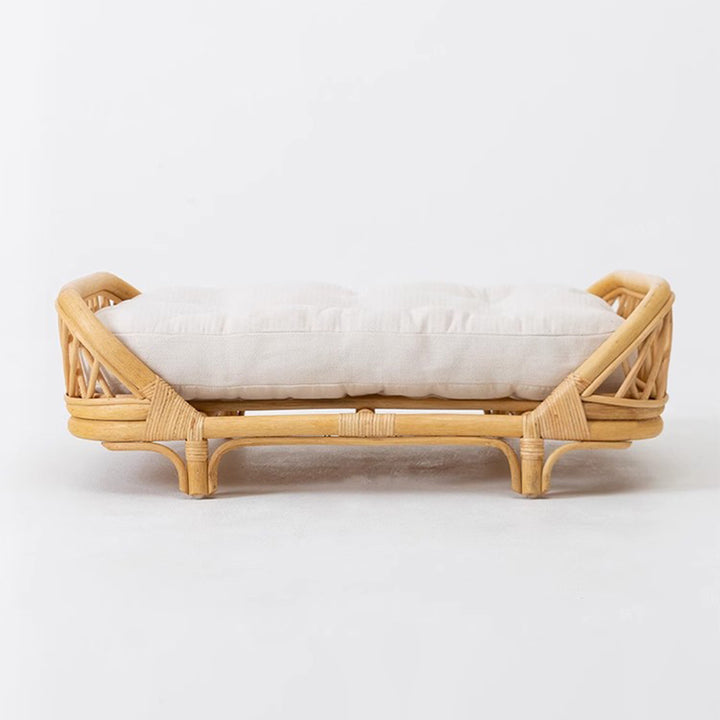 Lit rectangulaire traditionnel de ferme en rotin indonésien tissé à la main avec tissu pour chat, pour chambre à coucher 