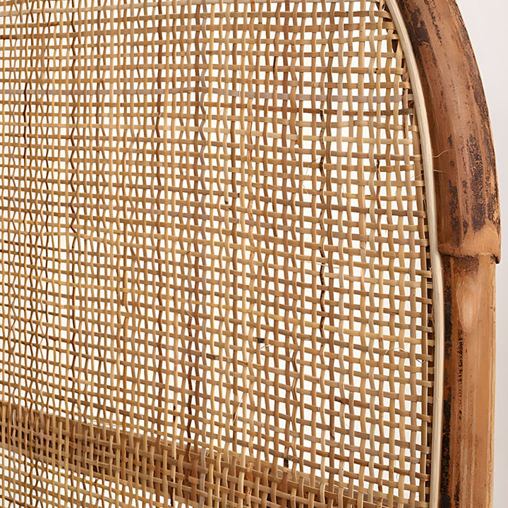 Traditioneller chinesischer Holzfarbener Dreifachschirm: Natürlicher indonesischer Rattan &amp; handgewebt - Asymmetrisches gestuftes Design Raumteiler für das Wohnzimmer 