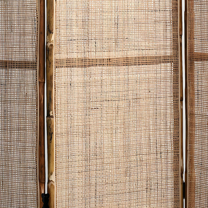 Traditioneller chinesischer Holzfarbener Dreifachschirm: Natürlicher indonesischer Rattan &amp; handgewebt - Asymmetrisches gestuftes Design Raumteiler für das Wohnzimmer 