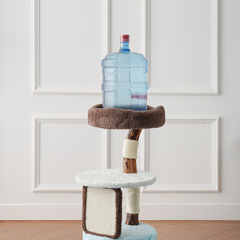 Arbre à chat contemporain et créatif en panneaux de particules ronds, bois fruitier naturel, tissu velours et sisal pour salon 