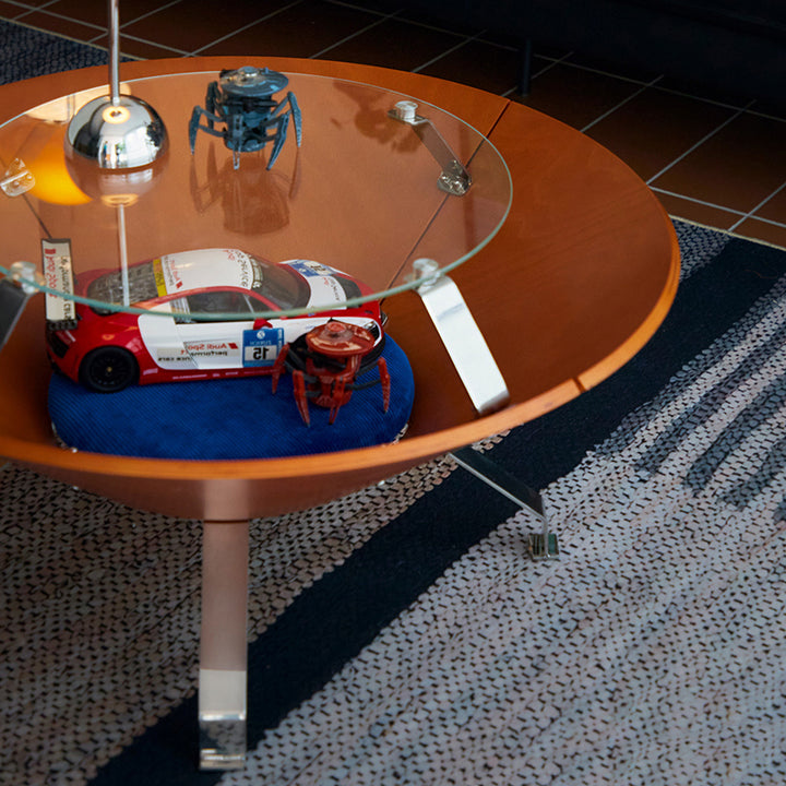 Mesa de café de almacenamiento contemporánea creativa redonda de paneles de madera maciza de varias capas de acero inoxidable y vidrio templado para sala de estar 