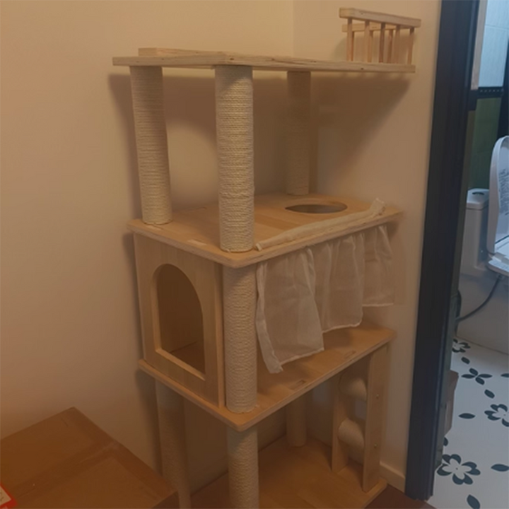 現代スカンジナビア長方形パイン無垢材柱多層無垢材パネル麻縄キャットツリー4段階リビングルーム用 
