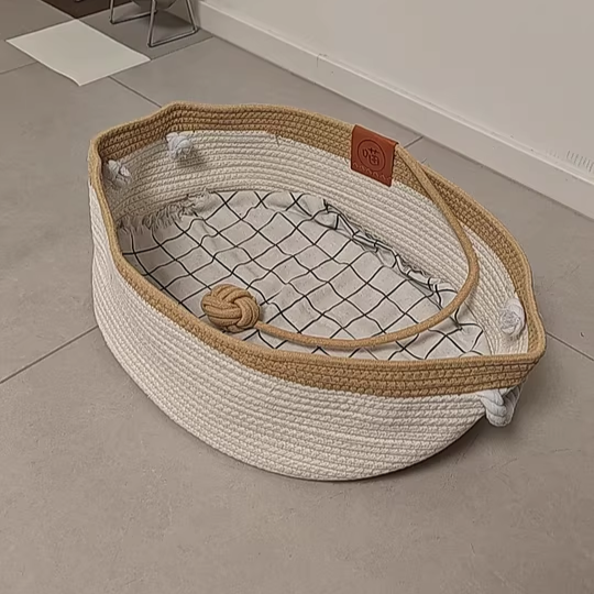 Cama para gatos tejida con cuerda de lino-algodón ovalada contemporánea escandinava para sala de estar y dormitorio 