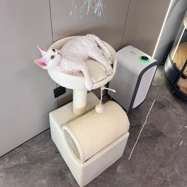 現代的なスカンジナビア風ラウンドパーティクルボードベルベット生地シサル紙管キャットツリー3段リビングルーム用 