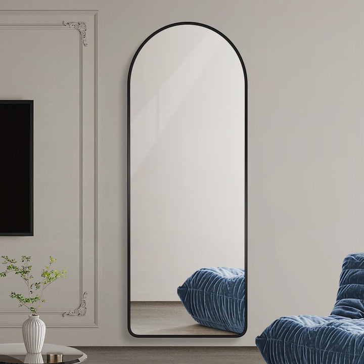 Moderner Luxus Gewölbter HD Silber Spiegel Aluminiumlegierung Ganzkörperspiegel für das Schlafzimmer 